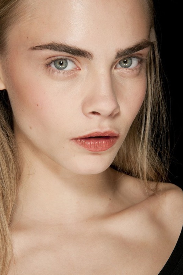 Cara Delevingne | Makeup | Maquiagem | https://cademeuchapeu.com