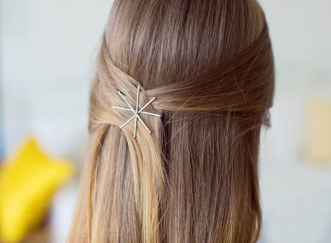 Bobby pins | Bobby pin hairstyle | Penteados com grampos | Grampos | Cabelo | Hair | Hairdo | https://cademeuchapeu.com